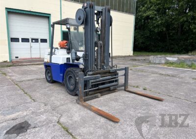 Nissan Treibgasgabelstapler 4t