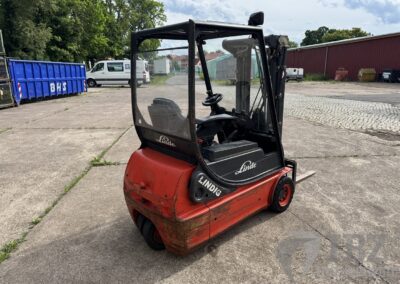 Linde Elektro Dreiradstapler E16C-02