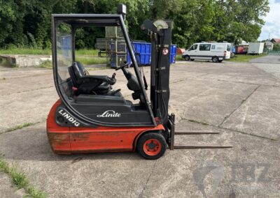 Linde Elektro Dreiradstapler E16C-02