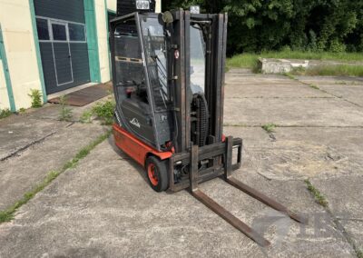 Linde Elektro Dreiradstapler E16C-02