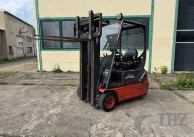 Linde Elektro Dreiradstapler E16C-02