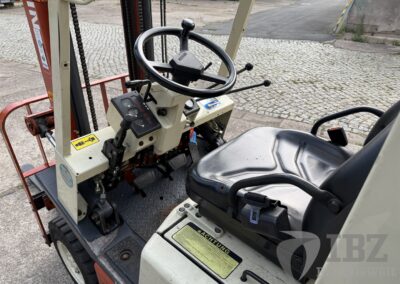 Nissan H01 A 15 U Gabelstapler