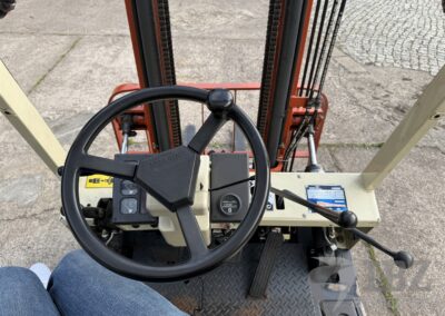 Nissan H01 A 15 U Gabelstapler