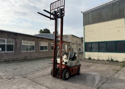 Nissan H01 A 15 U Gabelstapler