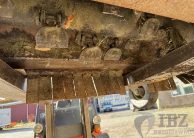 Iseki SF 310 Geräteträger mit Müthing Schlegelmulcher