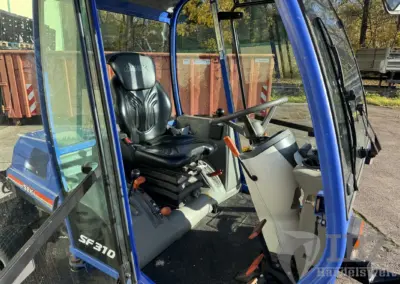 Iseki SF 310 Geräteträger mit Müthing Schlegelmulcher