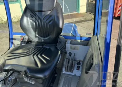 Iseki SF 310 Geräteträger mit Müthing Schlegelmulcher