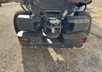 Iseki SF 310 Geräteträger mit Müthing Schlegelmulcher