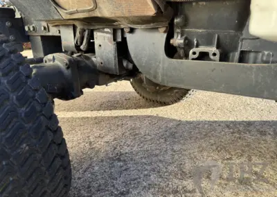 Iseki SF 310 Geräteträger mit Müthing Schlegelmulcher