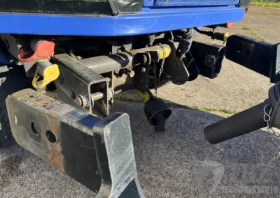 Iseki SF 310 Geräteträger mit Müthing Schlegelmulcher